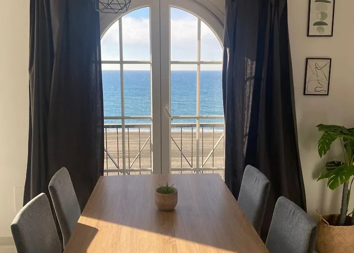 Apartamento Tres Habitaciones Primera Linea De Playa